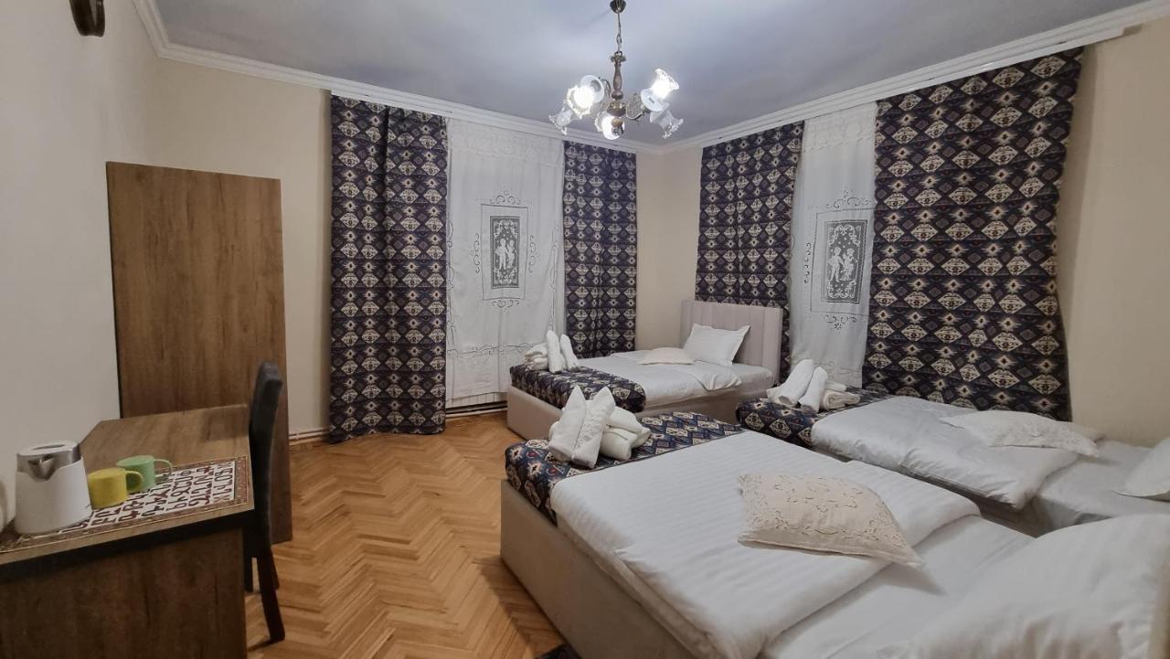 Дехцени Hotel Дилиян Екстериор снимка