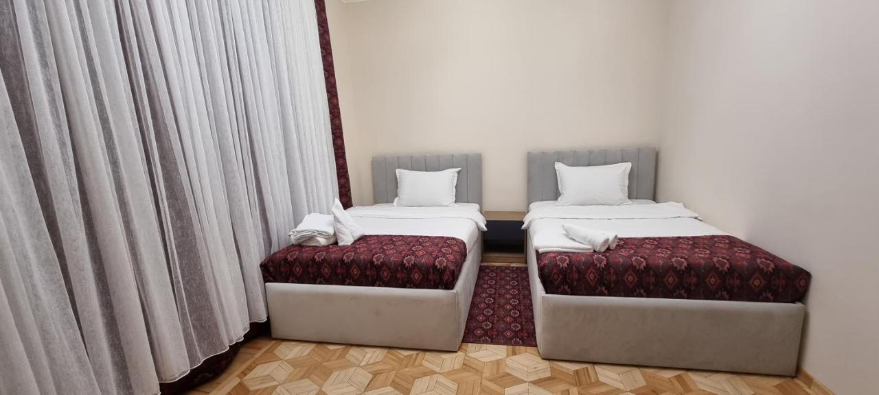 Дехцени Hotel Дилиян Екстериор снимка