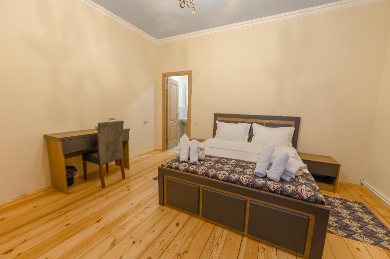 Дехцени Hotel Дилиян Екстериор снимка