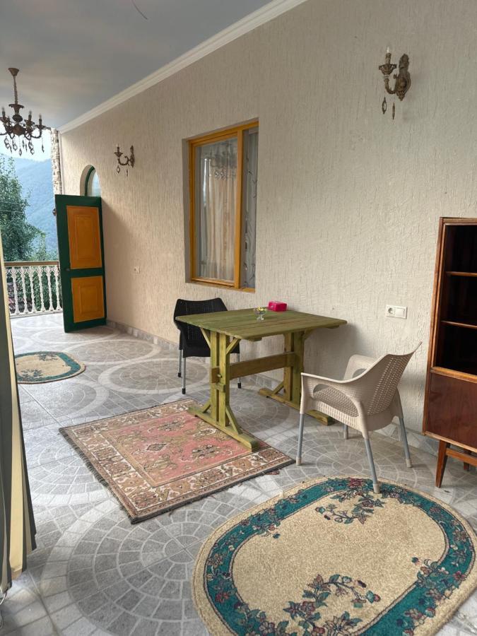 Дехцени Hotel Дилиян Екстериор снимка