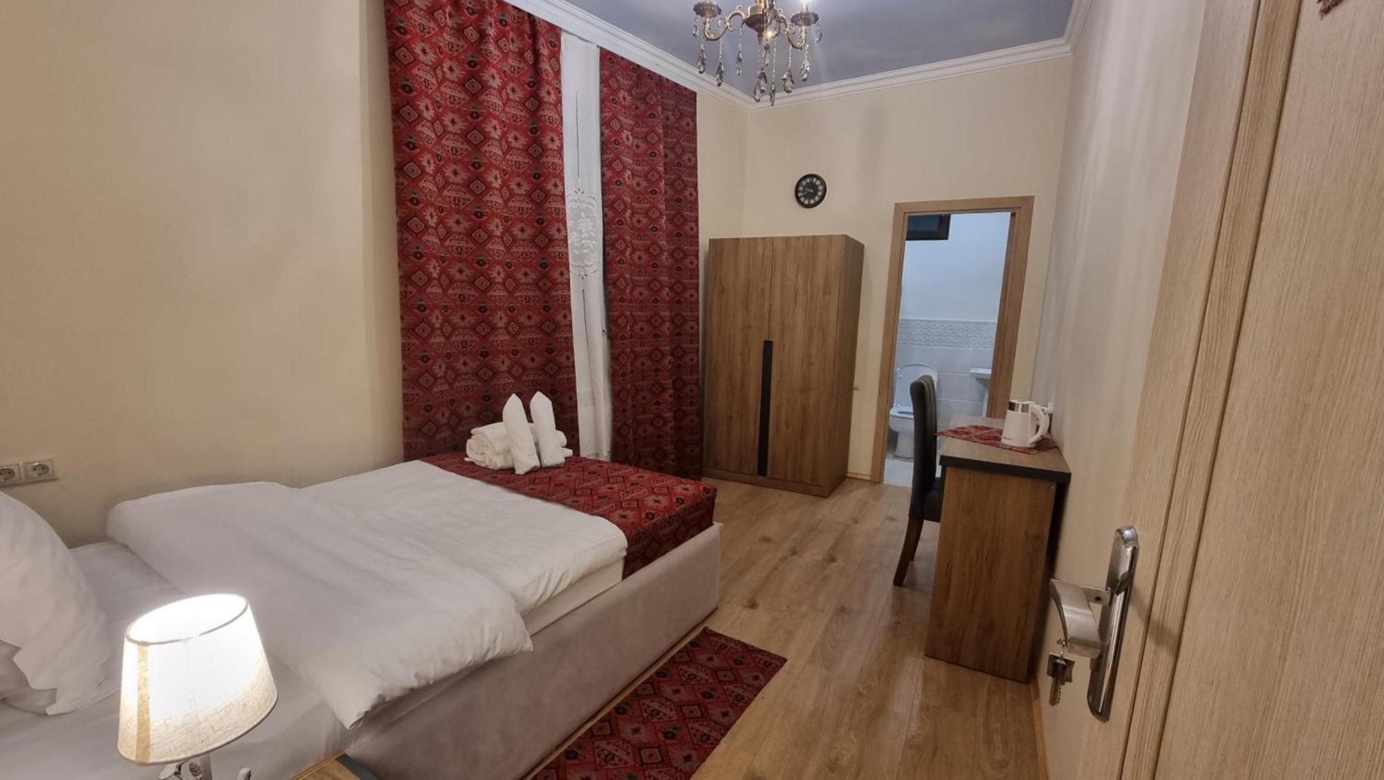 Дехцени Hotel Дилиян Екстериор снимка