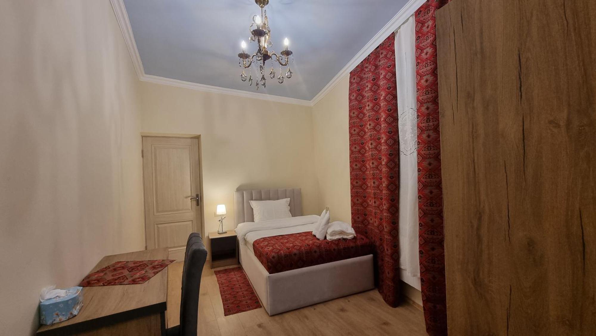 Дехцени Hotel Дилиян Екстериор снимка