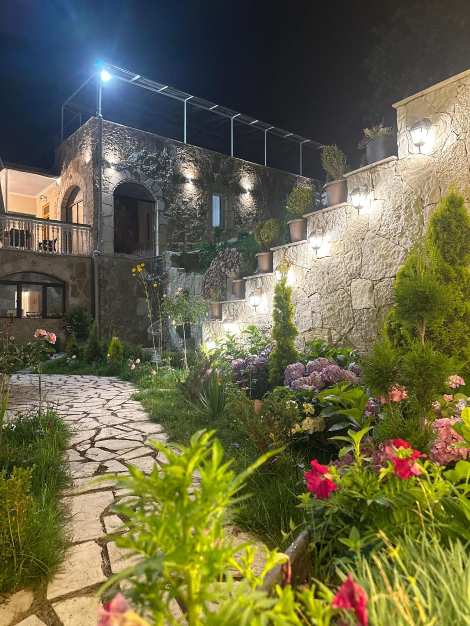 Дехцени Hotel Дилиян Екстериор снимка