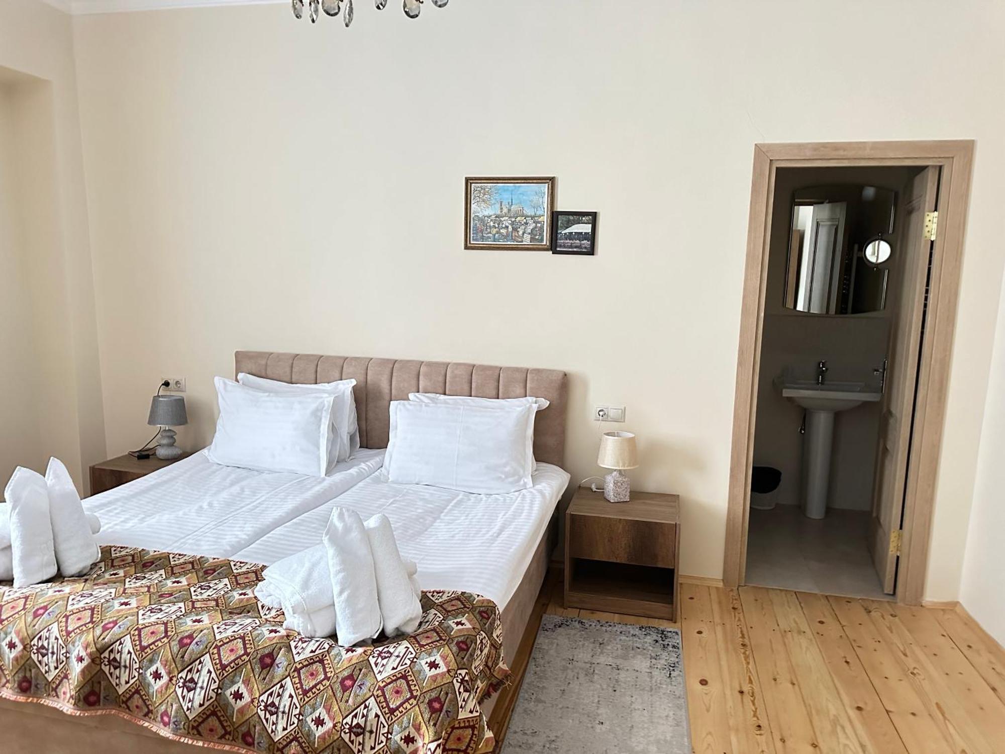 Дехцени Hotel Дилиян Екстериор снимка