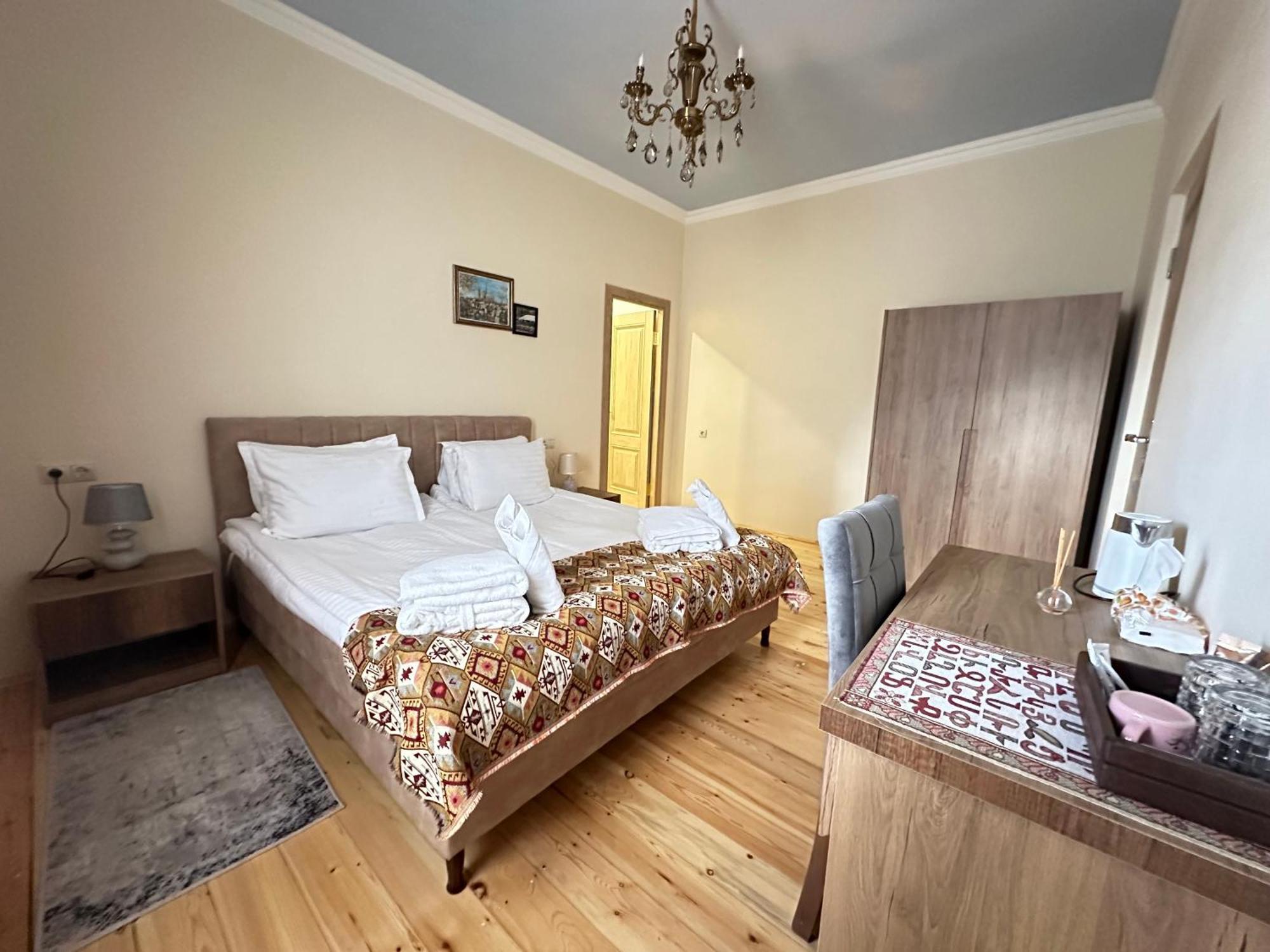 Дехцени Hotel Дилиян Екстериор снимка