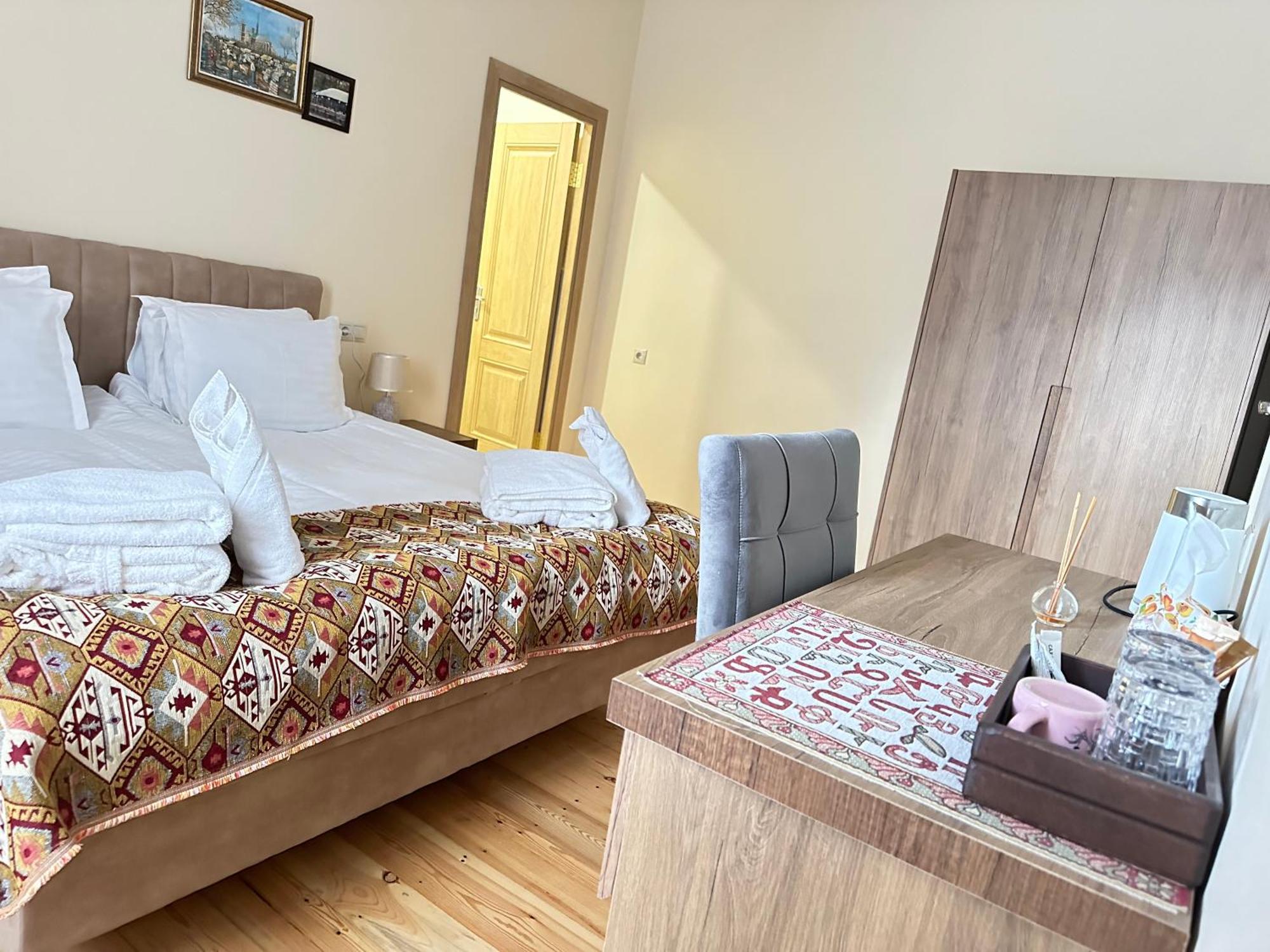 Дехцени Hotel Дилиян Екстериор снимка